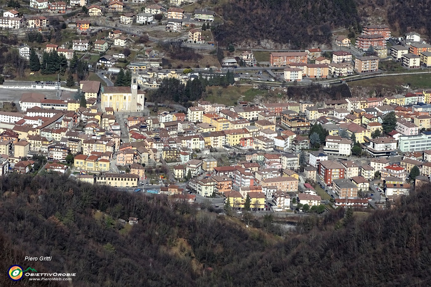 50 Zoom sul centro di Zogno.JPG